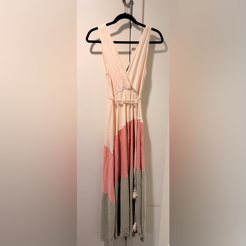Blue Blush Sleeveless Colorblock Maxi Dress in White, Pink & Sage - Picture 2 of 4